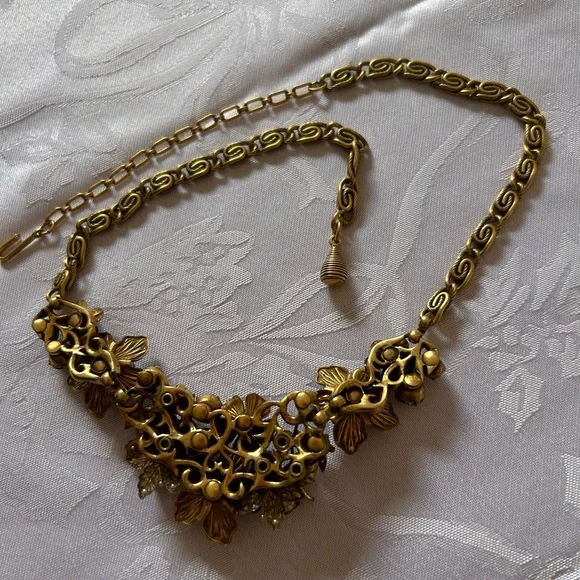 VINTAGE VENDOME AMBER RHINESTONE FLOWER NECKLACE. - Picture 5 of 6
